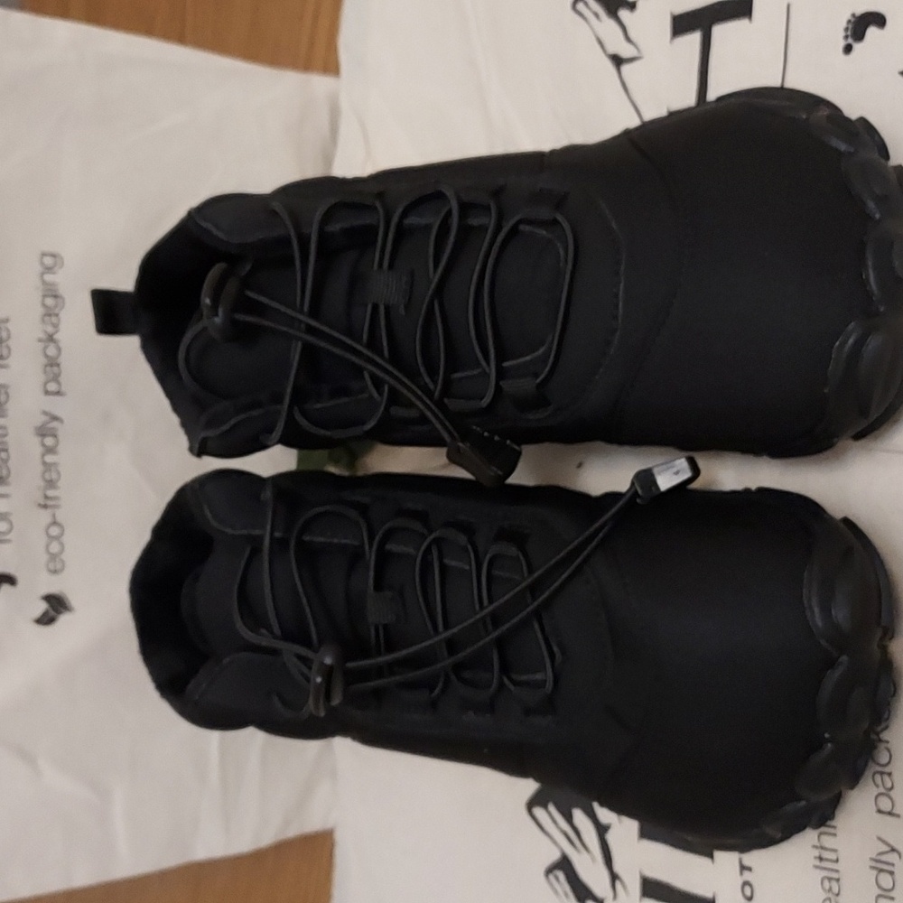 NWT HIKE Women's Black Athletic Shoes boots.  39 8-8.5 - Picture 2 of 4